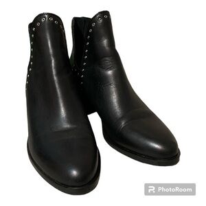 Chelsea & Violet Kerri Ankle Boots Size 8